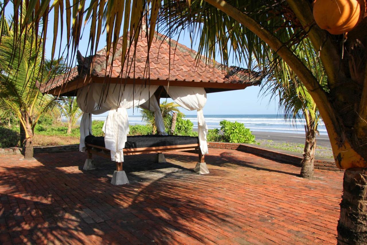 Bali Hai Island Resort Pekutatan  Exteriör bild