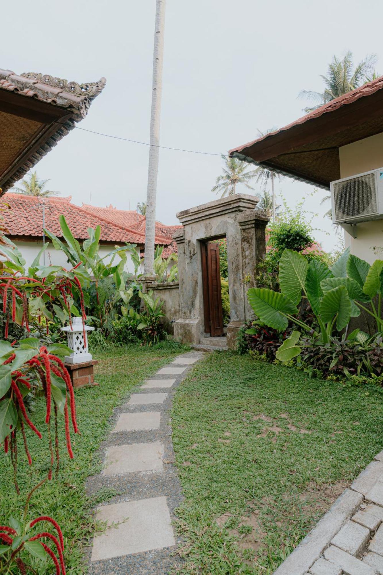 Bali Hai Island Resort Pekutatan  Exteriör bild