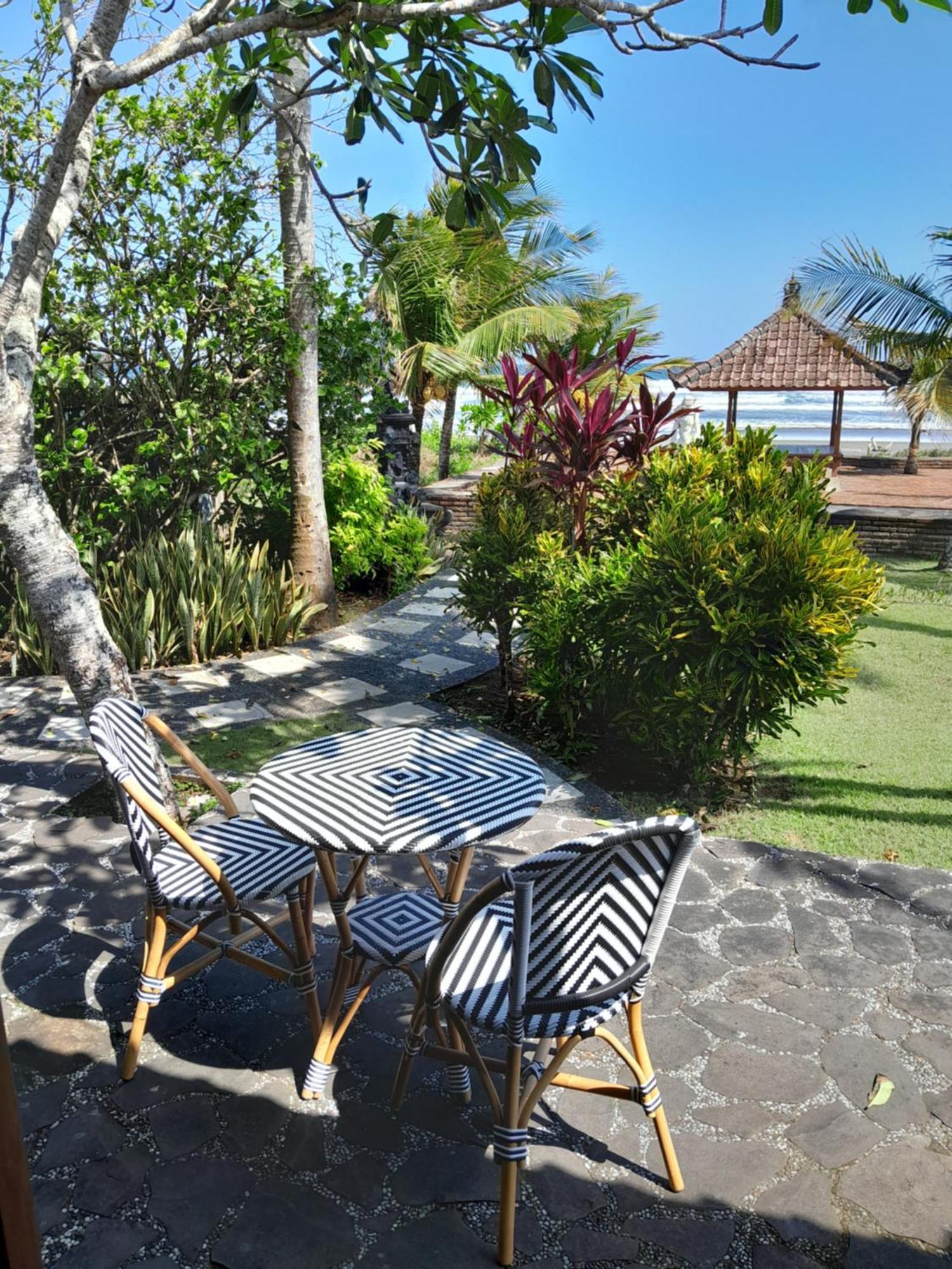 Bali Hai Island Resort Pekutatan  Exteriör bild