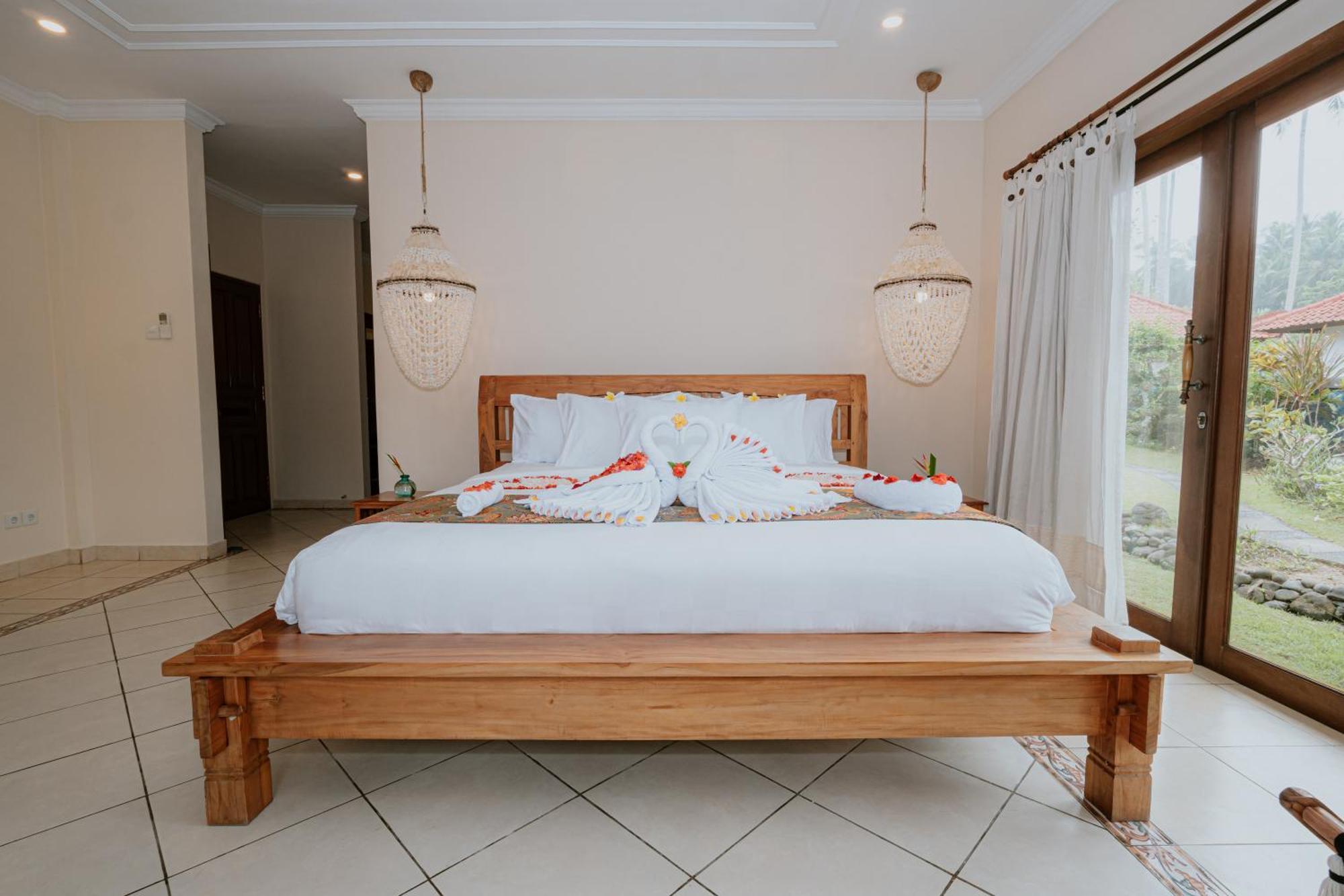 Bali Hai Island Resort Pekutatan  Exteriör bild